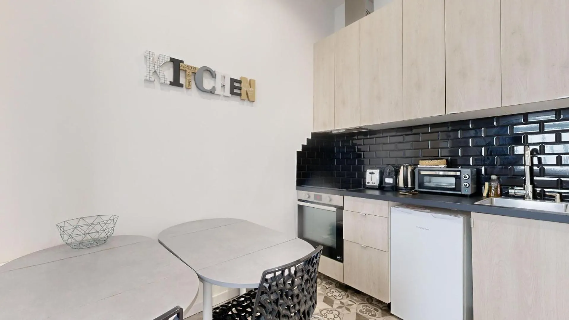 Bluestay 13 - A Apartment