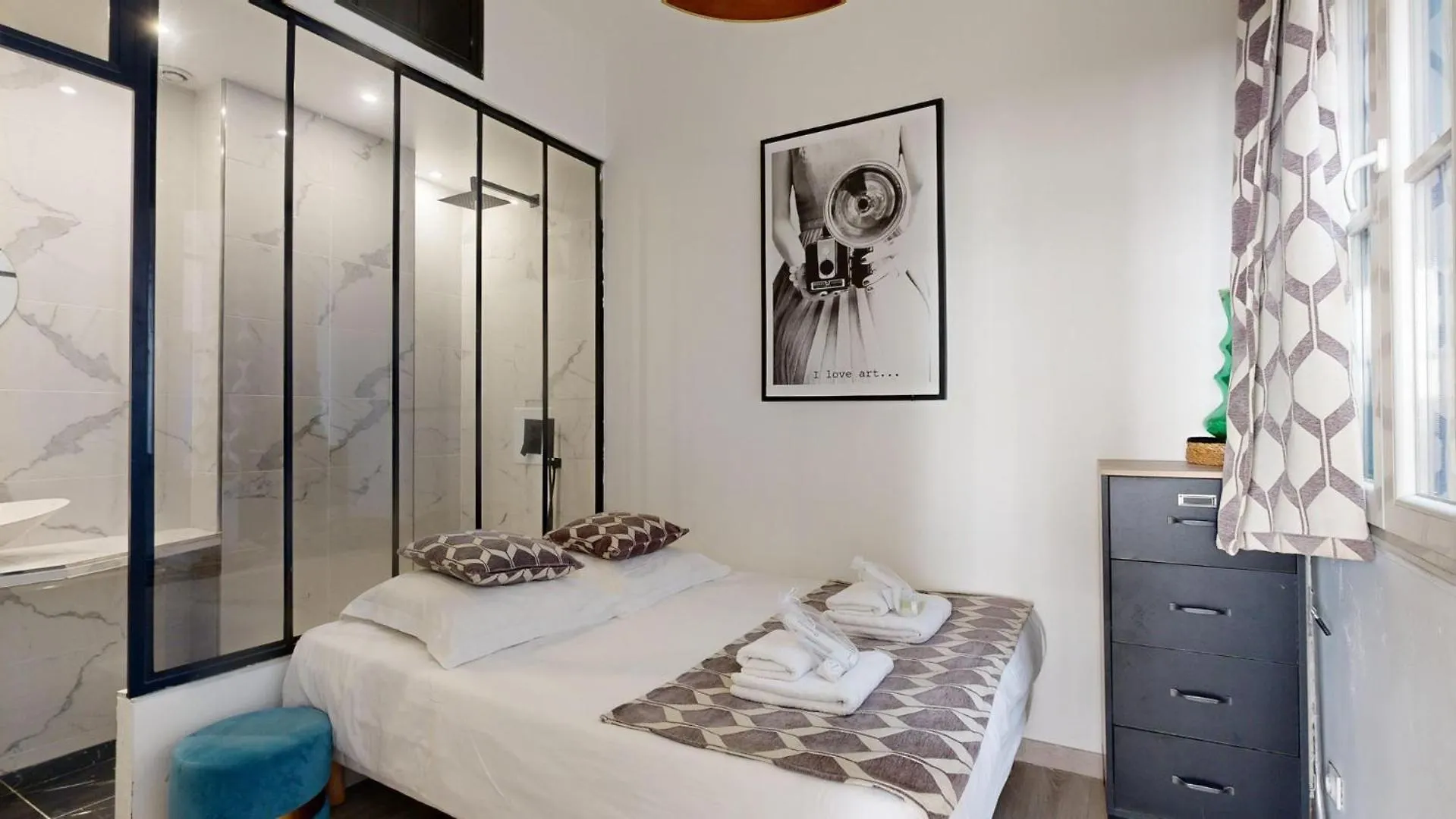 Bluestay 13 - A Apartment *